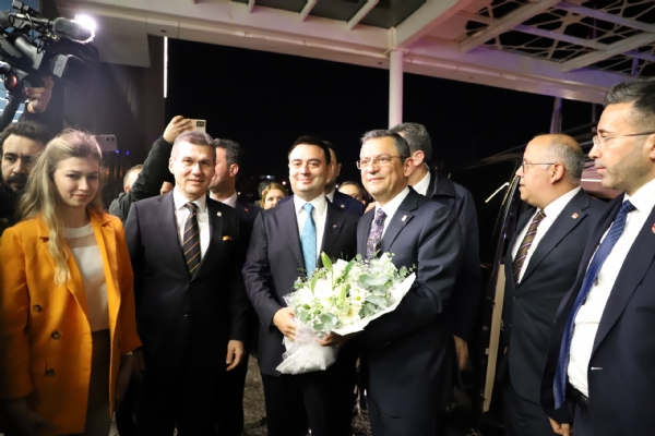 CHP Genel Bakan Sayn zgr ZEL  ve Parti Heyetinden Odamza Ziyaret
