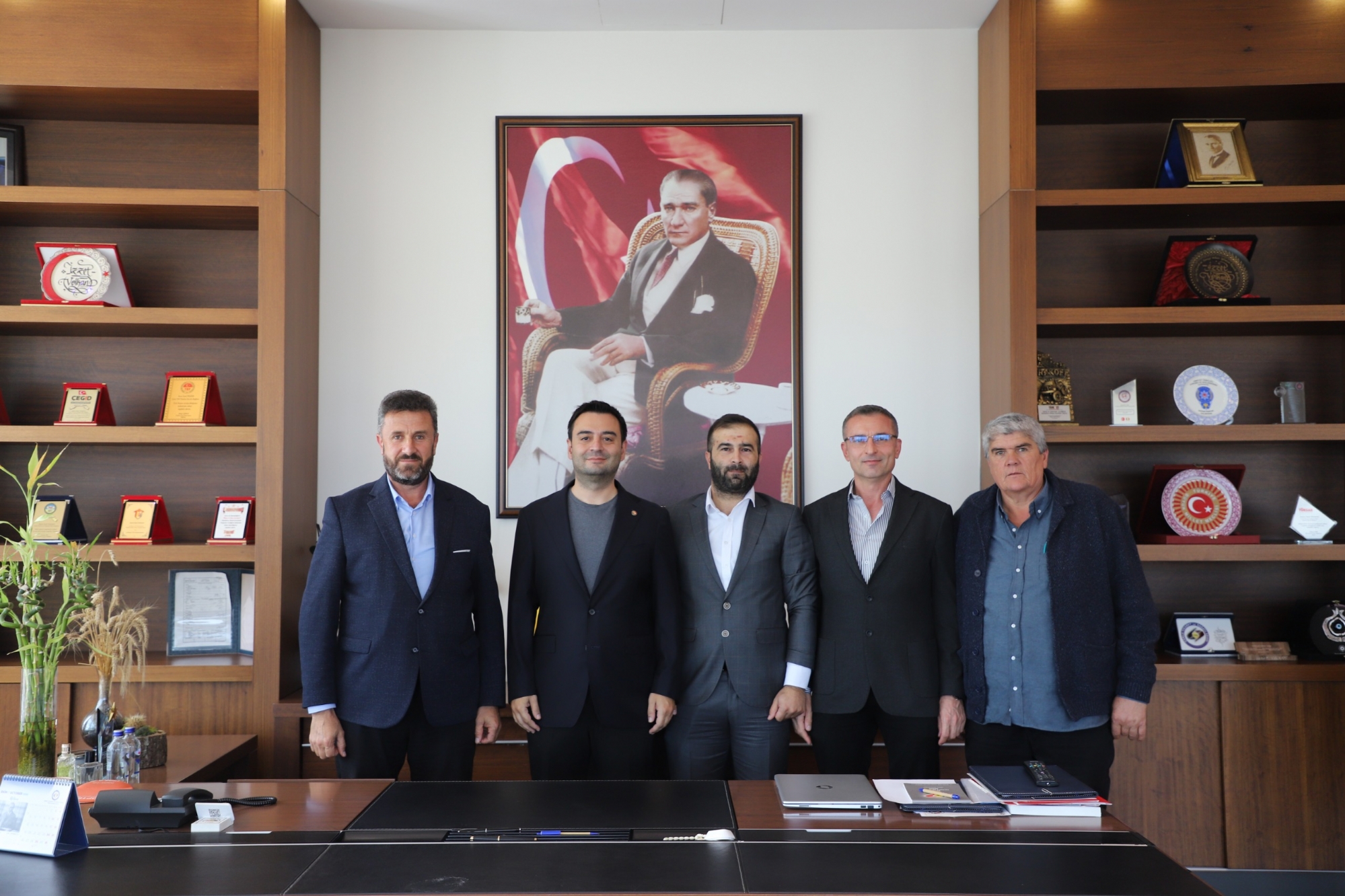 Ekşioğlu İnşaat, Mikel İnşaat ve İlhan Ahşap Firma Yetkililerinden Başkan İzzet VOLKAN´a Tebrik Ziyareti