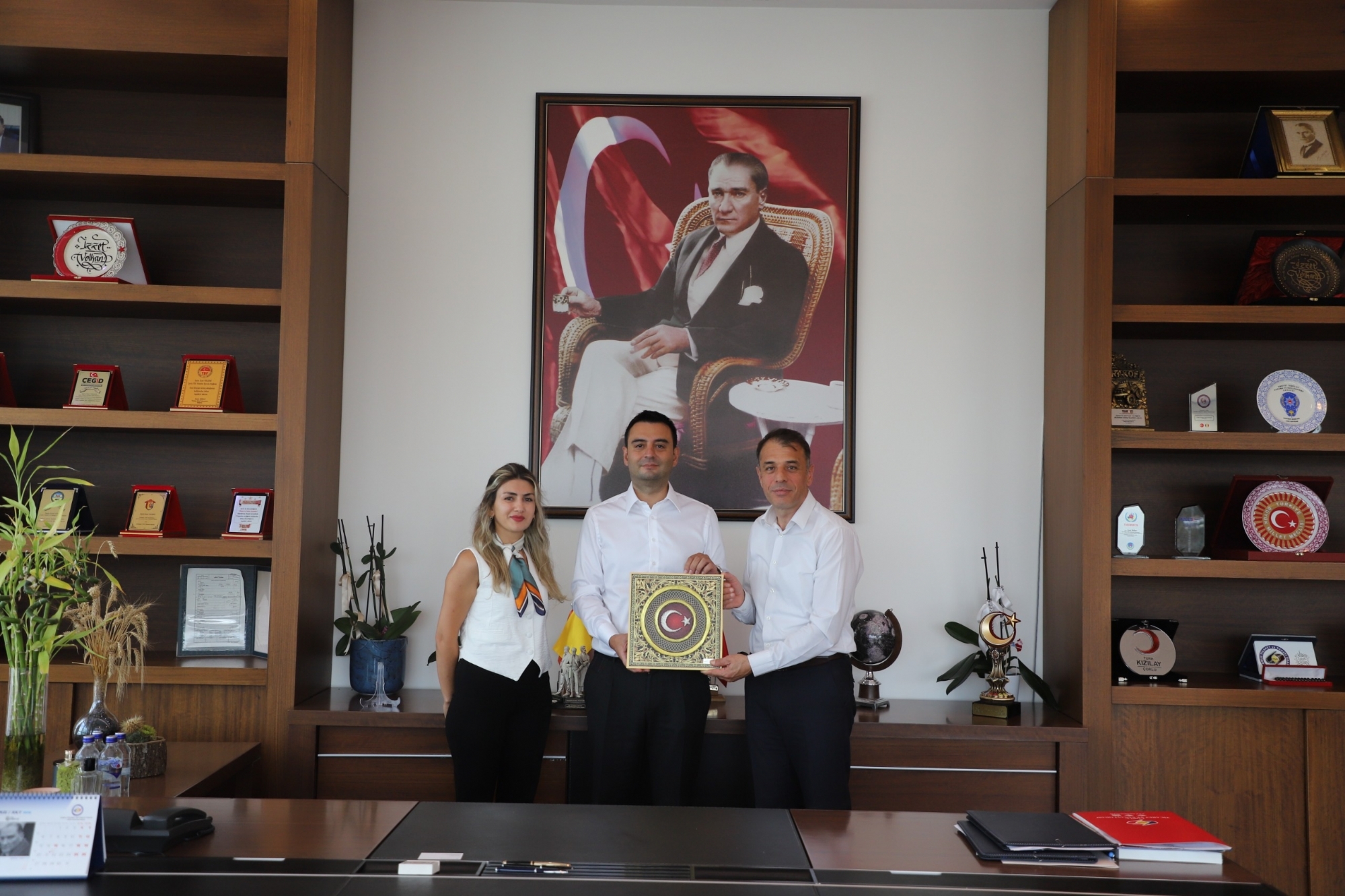 Çorlu Denetimli Serbestlik Müdürlüğü´nden Odamız Yönetim Kurulu Başkanı İzzet VOLKAN´a Ziyaret