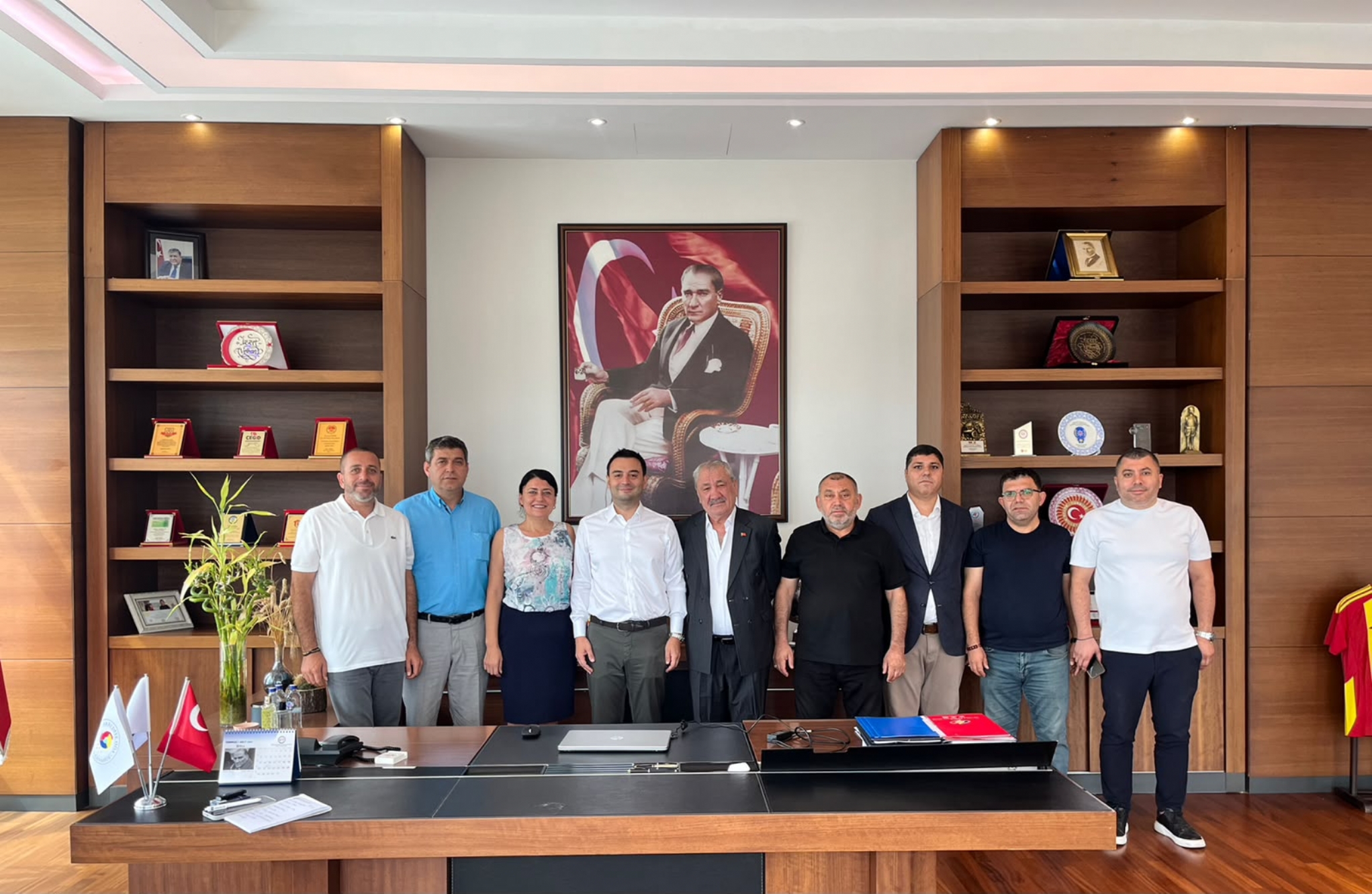 Dernek Temsilcilerinden Yönetim Kurulu Başkanı İzzet VOLKAN´a Ziyaret