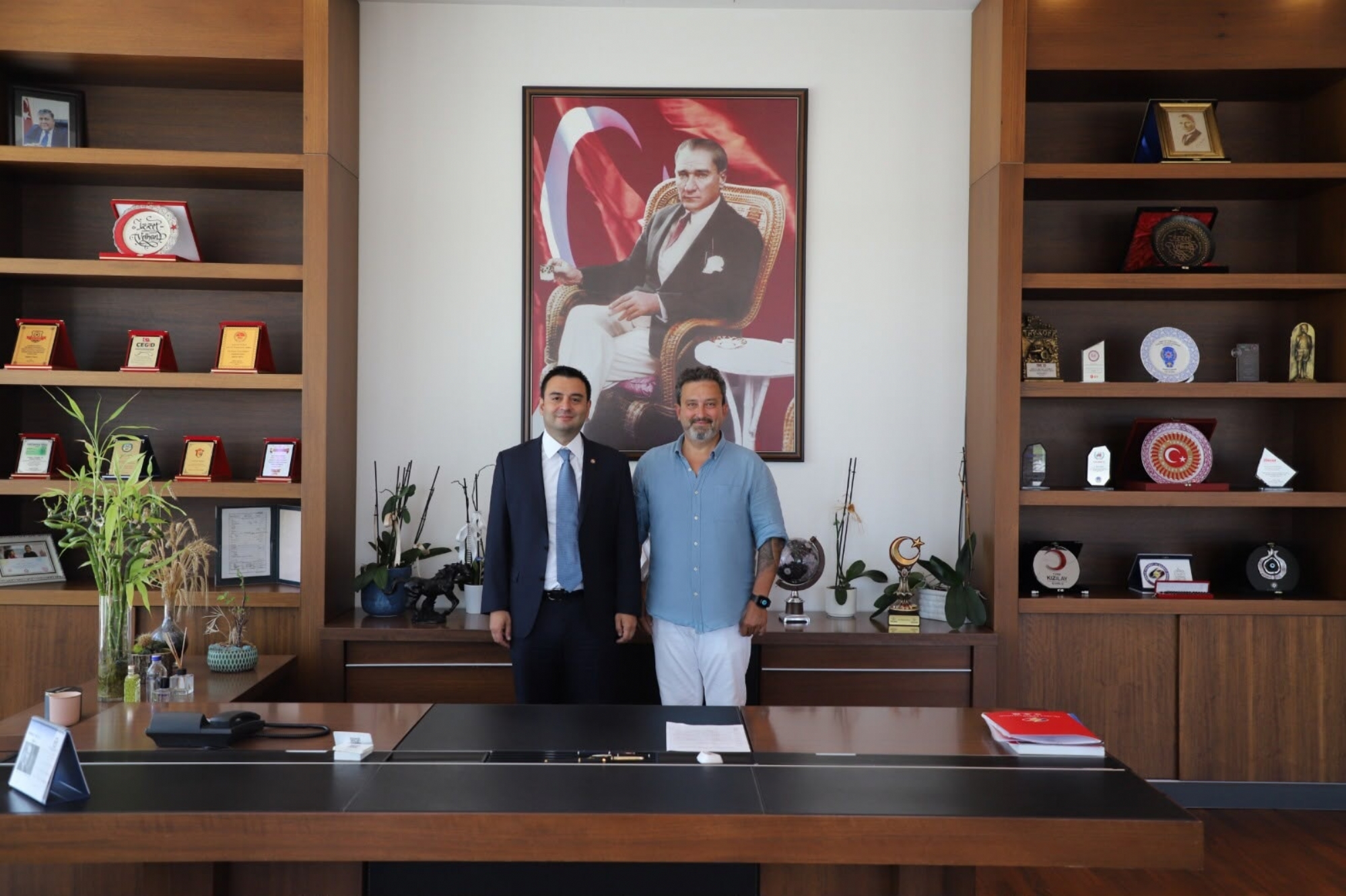 AAC Mimarlık Firma Sahibi Melih Aksoydan Odamız Yönetim Kurulu Başkanı İzzet Volkana Ziyaret