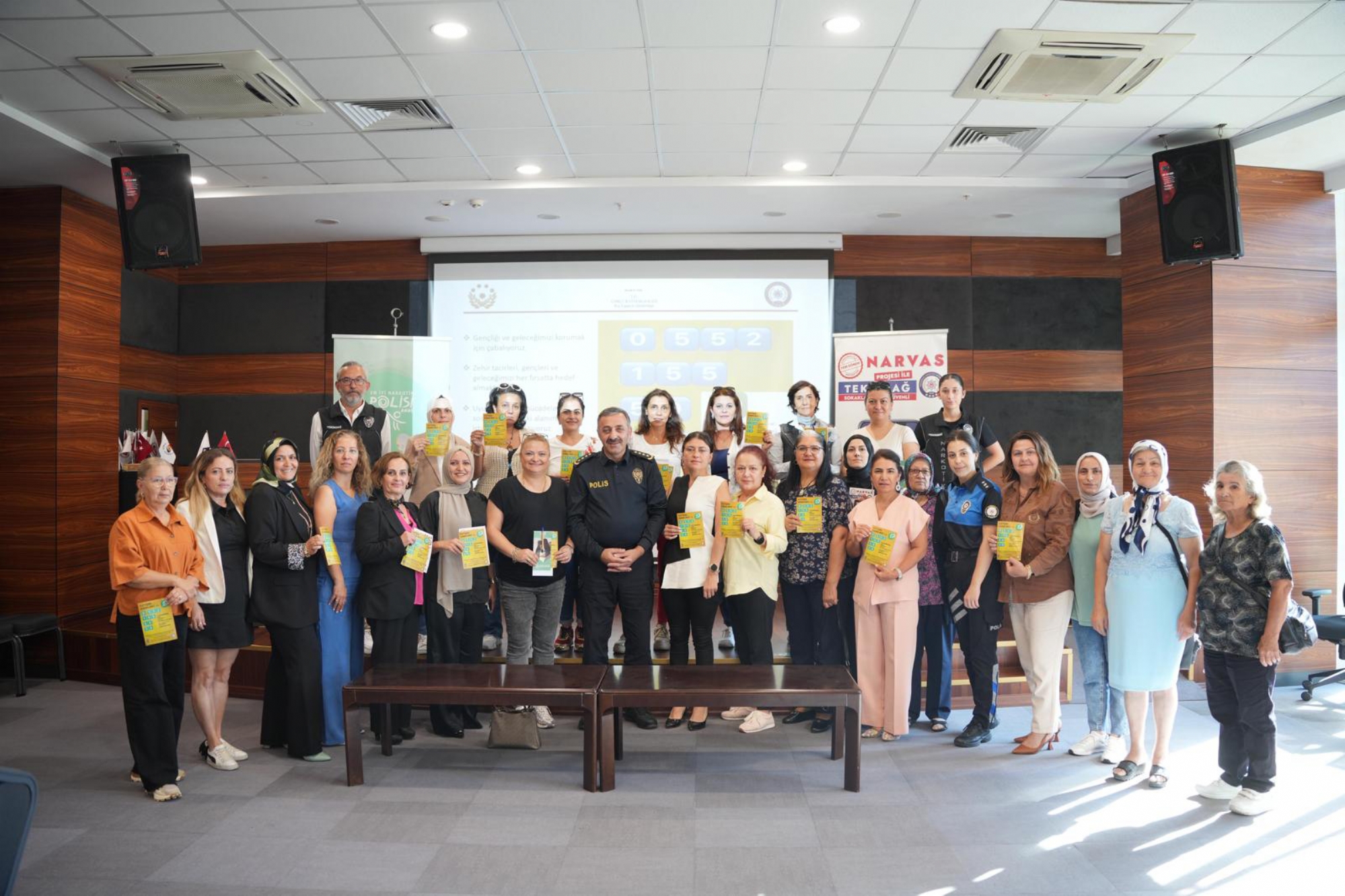 Çorlu TSO Ev Sahipliğinde Annelere Yönelik Asayiş ve Narkotik Konularında Bilgilendirme Toplantısı Gerçekleşti
