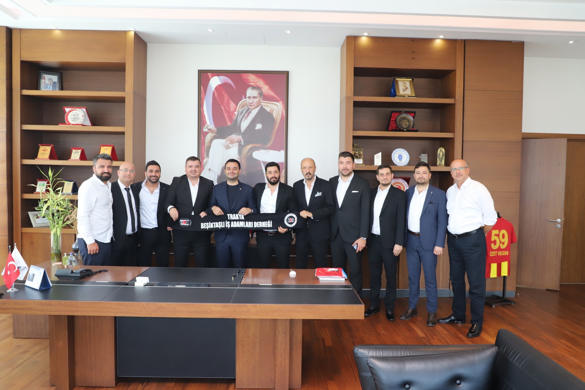 Trakya Beşiktaşlı İş Adamları Derneği´nden Odamız Yönetim Kurulu Başkanı İzzet VOLKAN´a Ziyaret