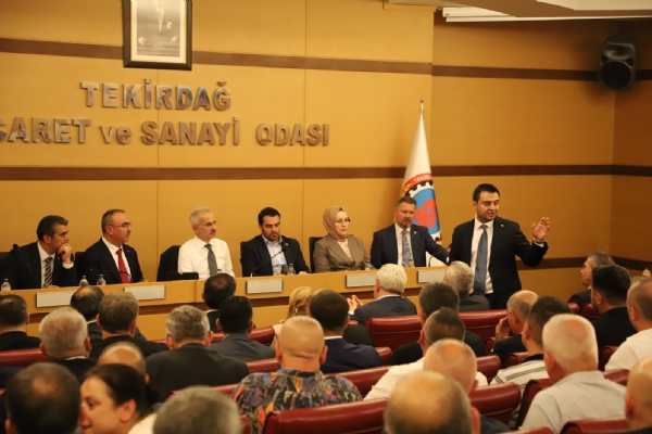 �orlu TSO Y�netim Kurulu Ba�kan�  Say�n �zzet VOLKAN ve Meclis Ba�kan� Say�n Erdim NOYAN,   T.C. Ula�t�rma ve Altyap� Bakan�  Say�n Abdulkadir URALO�LU Ba�kanl���nda  D�zenlenen Toplant�ya Kat�ld�