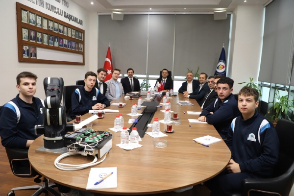 Topkap� Sur Okullar� Y�netici, ��retmen ve ��rencilerinden �orlu TSO Y�netim Kurulu Ba�kan� �zzet VOLKAN&acute;a Ziyaret