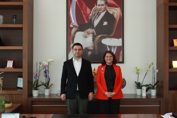 Ak Parti Tekirdağ Milletvekili Aday Adayı Müge Yıldız Topak Odamız Yönetim Kurulu Başkanı İzzet Volkan´a Ziyarette Bulundu