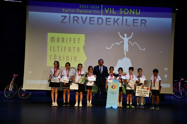 Çorlu TSO ve T.C. Milli Eğitim Bakanlığı İşbirliği ile Zirvedekiler Ödül Töreni Gerçekleşti