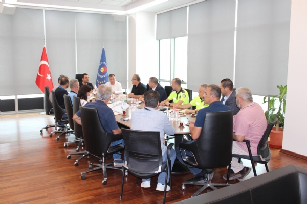 Odamız Yönetim Kurulu Başkanı İzzet Volkan Esnaf ve Kurum Temsilcileri İle Bir Araya Geldi