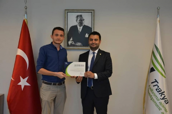 D Ticaret Okulu Mezunlar Sertifikalarn Ald