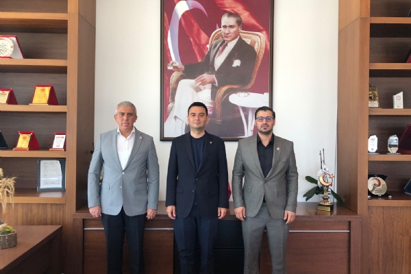 �orlu Madeni E�ya Elektrikli Aletler Sanatk�rlar Odas�&acute;ndan �orlu TSO Y�netim Kurulu Ba�kan� �zzet VOLKAN�a Ziyaret