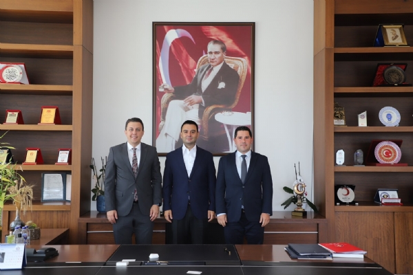 Ziraat Bankas� Ticari �orlu �ube M�d�r� Olcay Nazl� ve  M��teri �li�kileri Yetkilisi Ali Hac�s�leymano�lu&acute;ndan  Odam�z Y�netim Kurulu Ba�kan� �zzet Volkan&acute;a Ziyaret