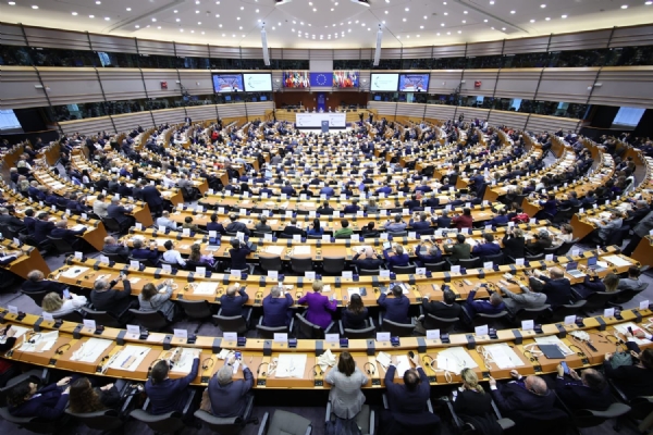 Çorlu Ticaret ve Sanayi Odası Yönetim Kurulu Başkanı İzzet Volkan, Avrupa Ticaret ve Sanayi Odaları Birliği (Eurochambres) Brükselde Düzenlenen "Avrupa Şirketler Meclisi" Toplantısına Katıldı