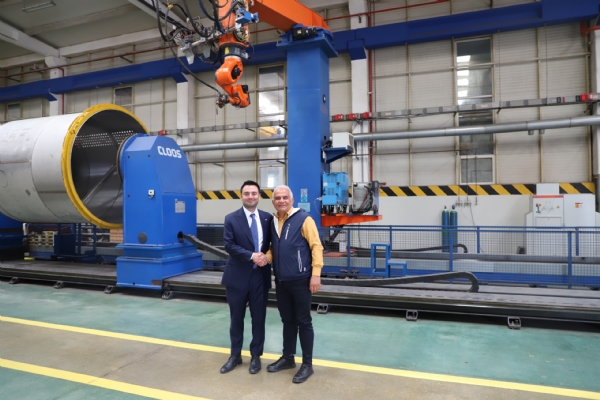 Odam�z Y�netim Kurulu Ba�kan� �zzet VOLKANdan  Canlar Mekatronike Ziyaret