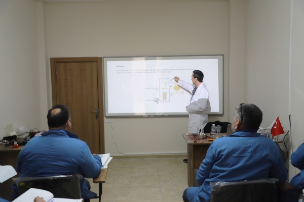 Mavi Yaka Mesleki E�itim Merkezi�nde �lk Kurs Ba�lad�