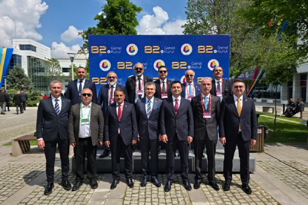 TOBB Ba�kan� Say�n M.Rifat H�SARCIKLIO�LU�nun Ev Sahipli�inde D�zenlenen TOBB 82. Genel Kurulu Ger�ekle�ti