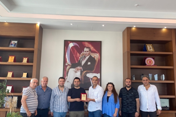 ÇEGİD - Çorlu Esnaf Girişim Derneği Üyeleri, Odamız Yönetim Kurulu Başkanı İzzet Volkan´a Ziyaret Ederek Dernekle İlgili İstişarede Bulundular