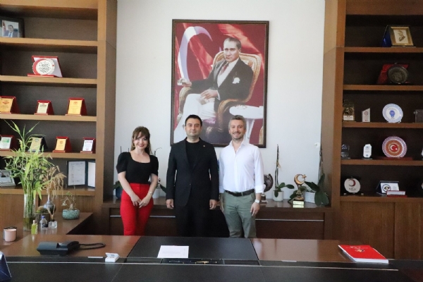 Workeasy Kurucular� Eylem ��M��RO�LU ve Emre ��M��RO�LUndan  �orlu Ticaret ve Sanayi Odas� Y�netim Kurulu Ba�kan� �zzet VOLKANa Ziyaret