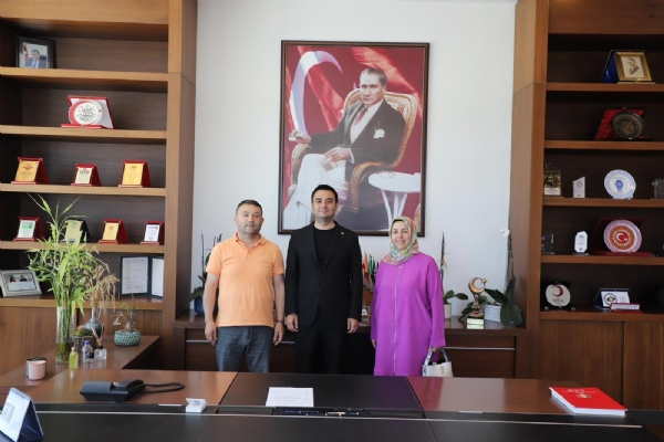 �orlu Nusratiye Mahalle Muhtar�  Cemile DO�RU ve Trakkent �n�aat ve  Gayrimenkul Firma Sahibi Hilmi DO�RUdan Odam�z Y�netim Kurulu Ba�kan�  �zzet VOLKANa Ziyaret
