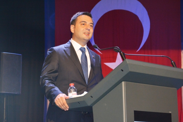 Srdrlebilir Tarm Zirvesi  Youn Katlmla Gerekleti