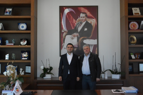 İğneler Mahallesi Muhtarı Halit Dindar, Yönetim Kurulu Başkanı İzzet Volkana Ziyarette Bulundu
