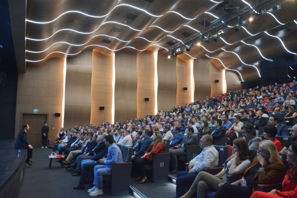 Prof. Dr. zgr Demirtatan orlu Ticaret ve Sanayi Odasnda lham Veren Konferans