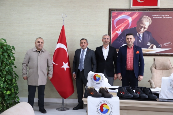 Odamızdan 500 Öğrenciye Ayakkabı Yardımı