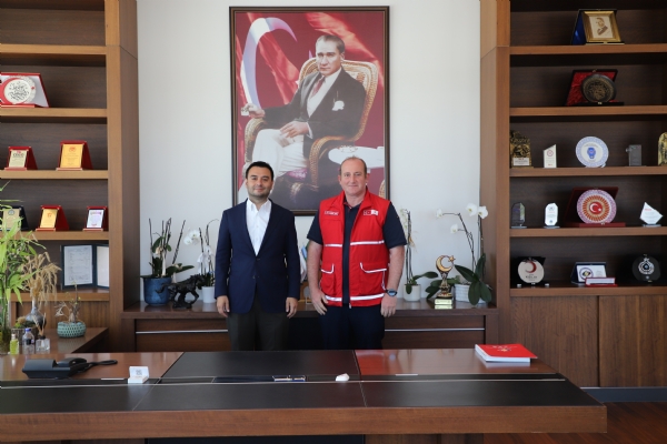 T�rk K�z�lay �orlu �ube M�d�r� Ali Can YILMAZ&acute;dan �orlu Ticaret ve Sanayi Odas� Y�netim Kurulu Ba�kan� �zzet VOLKAN&acute;a Ziyaret