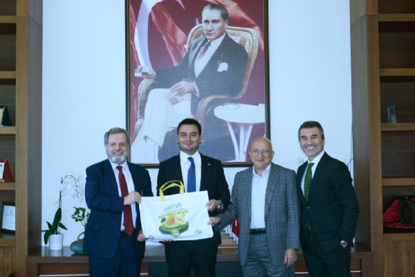 NBE Gazetesi Yönetim Kurulu Etkinlik Sonrası Odamız Yönetim Kurulu Başkanı İzzet Volkan´ ı Ziyaret Etti