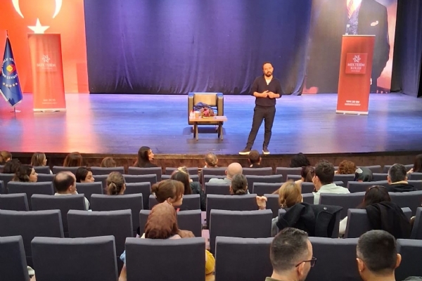 Mutlu ve Baarl ocuk Nasl Yetitirilir ocuum lkokula Hazr m? Konulu Seminer Odamzda Gerekleti