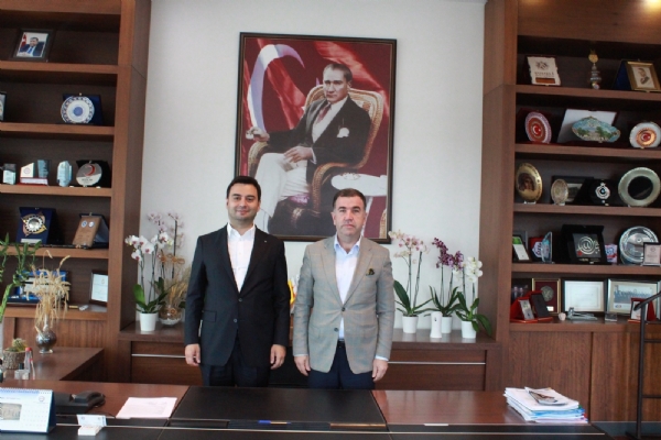 Çorlu Kaymakamı Sayın Mustafa Eldivandan Odamız Yönetim Kurulu Başkanı İzzet Volkana Tebrik Ziyareti