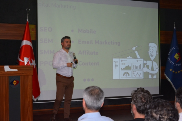 Çorlu Ticaret ve Sanayi Odası ile Dijital Pazarlama Okulu İş Birliğinde Düzenlenen “Yapay Zeka ile Dijital Büyümenin Anahtarı” Semineri Odamızda Gerçekleşti