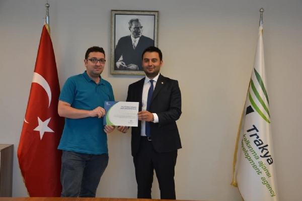 D Ticaret Okulu Mezunlar Sertifikalarn Ald