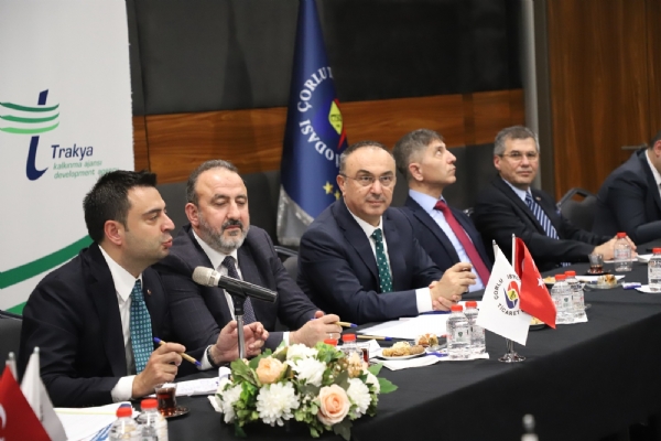 �orlu Ticaret ve Sanayi Odas� ile Trakya Kalk�nma Ajans�  �� Birli�inde D�zenlenen  Yerel Kalk�nma Hamlesi Program�n�n Detaylar�n�n Anlat�ld���  Bilgilendirme Toplant�s� Ger�ekle�ti