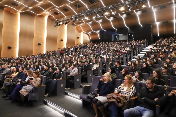 Odam�z ve �orlu �l�e Milli E�itim M�d�rl���  �� Birli�inde D�zenlenen  Prof. Dr. Sinan CANAN&acute;�n Konu�mac� Oldu�u  �Dijital D�nyada �nsan Kalmak� Semineri Ger�ekle�ti