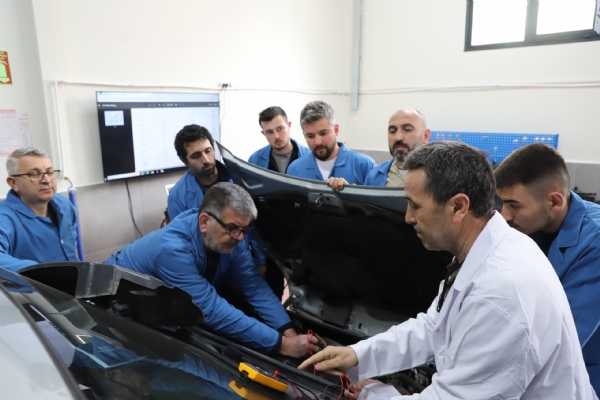 Mavi Yaka Mesleki E�itim Merkezi�nde �lk Kurs Ba�lad�