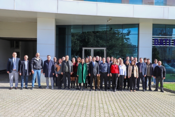 �orlu Ticaret ve Sanayi Odas� ve �orlu Belediyesi  Afet ��leri �ube M�d�rl��� �� Birli�inde D�zenlenen  Afet Bilgilendirme E�itimi ve Tahliye Tatbikat� Ger�ekle�ti