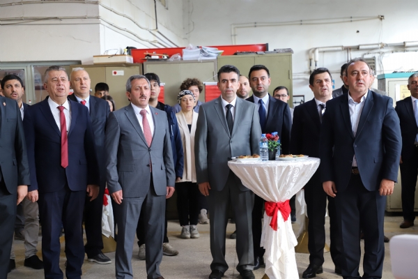 Odamız Yönetim Kurulu Başkanı İzzet VOLKAN Ahi Evran MTAL Metal Bölümü Bünyesine Odamız İşbirliği ile Kazandırılan Lazer Kesim Cihazının Açılış Törenine Katıldı
