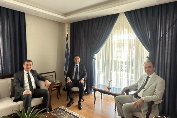 Odamız Yönetim Kurulu Başkanı İzzet Volkan ve Meclis Başkanı Erdim Noyan Yunanistan Edirne Konsolosu Sayın Aris Radiopoulos´a Ziyarette Bulundu