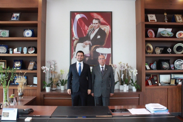 Çorlu Nakliye ve Nakliye Komisyoncuları Derneği Başkanı Aytuğ Yılmaz Odamız Yönetim Kurulu Başkanı İzzet Volkana Tebrik Ziyaretinde Bulundu