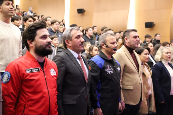 Çorlu Ticaret ve Sanayi Odası ve Çorlu İlçe Milli Eğitim Müdürlüğü İş Birliğiyle Düzenlenen “Türkiye Milli Uzay Programı İnsanlı İlk Uzay Misyonu” Semineri, Yoğun Katılım İle Gerçekleşti