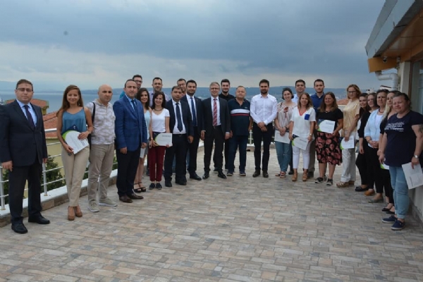 Dış Ticaret Okulu Mezunları Sertifikalarını Aldı