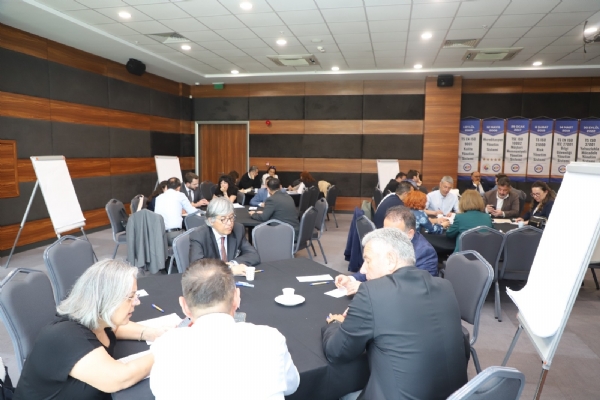Çorlu Ticaret ve Sanayi Odası ile Tekirdağ Namık Kemal Üniversitesi İş Birliğinde Düzenlenen “Çorlu Bölgesinin Çok Boyutlu Analizi ve Mesleki Eğitimle Entegrasyonu Çalıştayı” Gerçekleşti