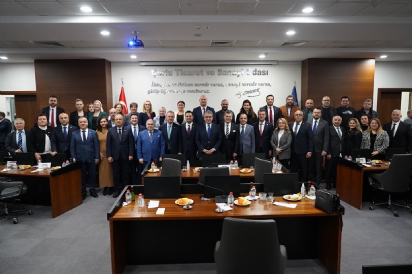 Cumhuriyet Halk Partisi Genel Ba�kan Yard�mc�s� Prof. Dr. Yal��n Karatepe Ba�kanl���ndaki Ekonomi Tak�m� Odam�z� Ziyaret Etti
