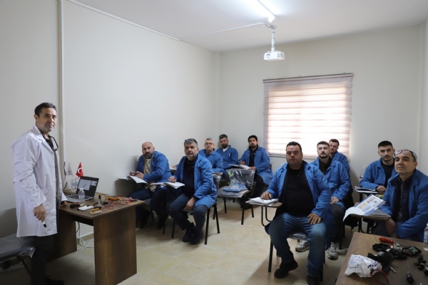 Mavi Yaka Mesleki E�itim Merkezi�nde �lk Kurs Ba�lad�