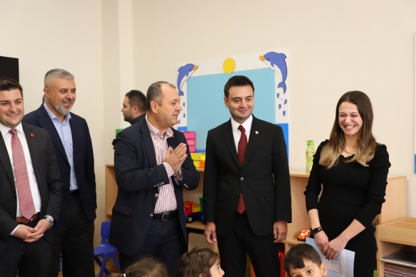 Odamz Ynetim Kurulu Bakan zzet VOLKAN orlu Belediyesi Emine Ali Yeter ok Amal Eitim Merkezinin Alna Katld