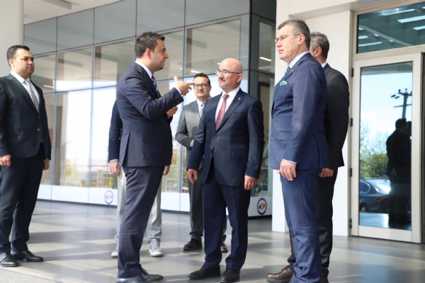 T�rk Standartlar� Enstit�s� (TSE) Ba�kan�  Say�n Mahmut Sami �AH�N�den  �orlu Ticaret ve Sanayi Odas�&acute;na Ziyaret