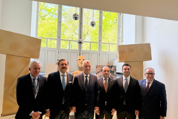 Odam�z Y�netim Kurulu Ba�kan� �zzet VOLKAN Br�kselde D�zenlenen �st D�zey Yuvarlak Masa Toplant�s�na Kat�ld�