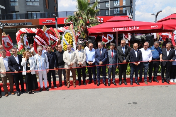 Odamız Yönetim Kurulu Başkanı İzzet VOLKAN Özcanlar Köfte´nin Yeni Şube Açılış Törenine Katıldı