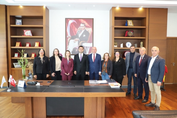 �orlu Muhtarlar Derne�i Ba�kan� �lker SOYDAN ve Mahalle Muhtarlar�ndan �orlu Ticaret ve Sanayi Odas� Y�netim Kurulu Ba�kan� �zzet VOLKAN�a Ziyaret