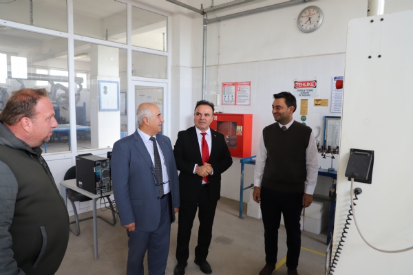 orlu Ticaret ve Sanayi Odas Ynetim Kurulu Bakan zzet VOLKAN, Mesleki Eitim birlii Yrtme Kurulu Toplantsna Katld